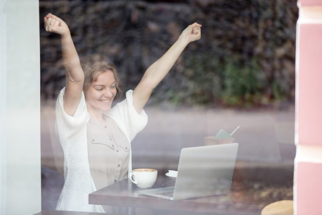 راهکارهای عملی برای تقویت عزت نفس در محیط کار