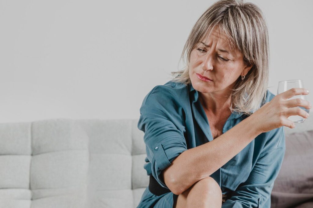 چگونه با رها کردن گذشته، ارتعاشات مثبت بیشتری در زندگی ایجاد کنیم؟