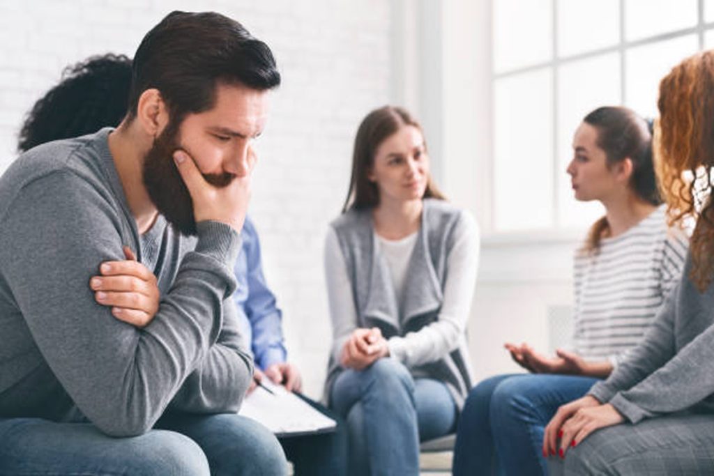 چرا مغز ما تصمیم‌های اشتباه می‌گیرد؟
