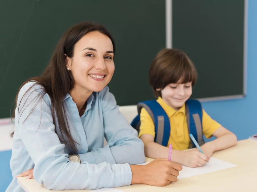 نقش حیاتی تعامل معلم در کاهش استرس کودک